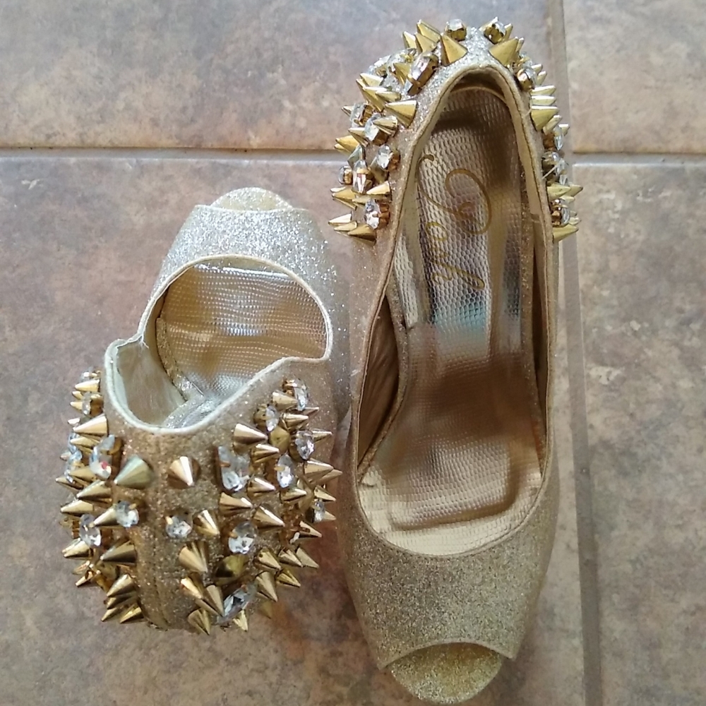 Gold edgy glam heels